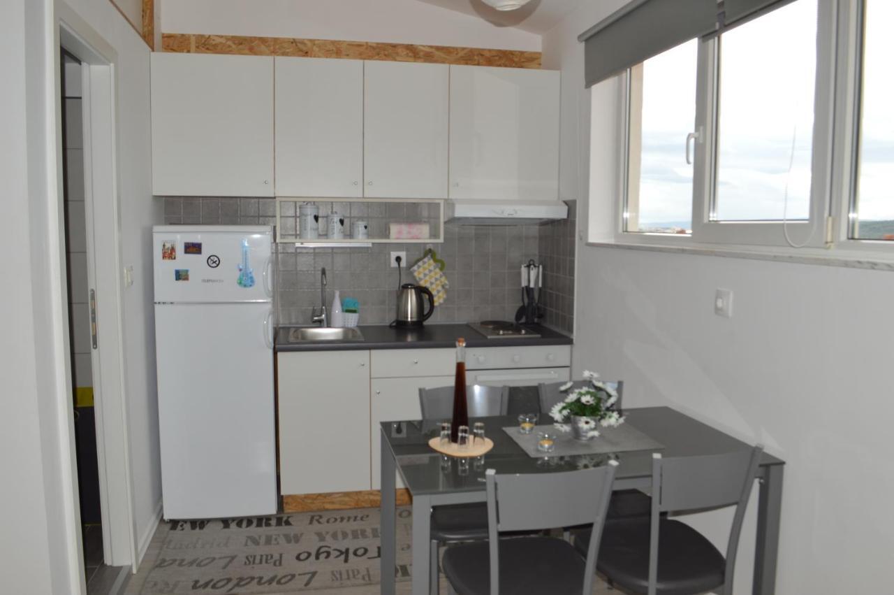 Apartman Luka Kastela Exterior photo